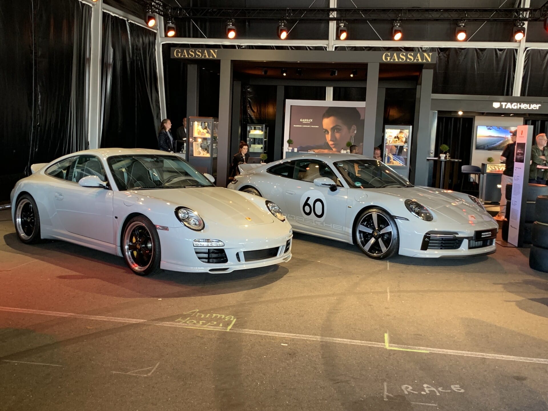 Gassan en Tagheuer waren als sponsoren natuurlijk aanwezig in dePorsche Heritage Garage.