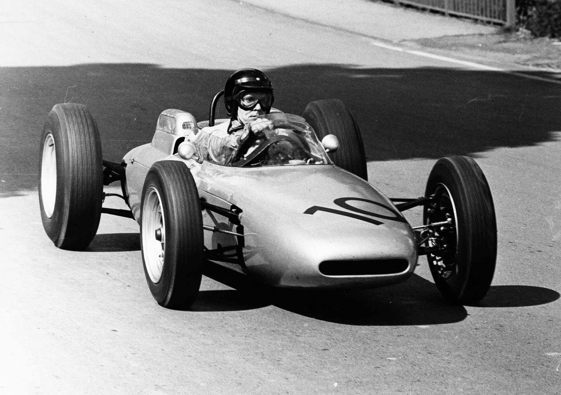 Dan Gurney on track in the Porsche Type 804 1962 © Porsche AG